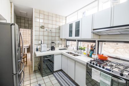 Casa de condomínio à venda com 485m², 3 quartos e 6 vagasCozinha