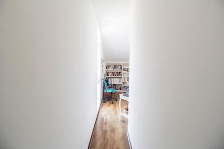 Casa de condomínio à venda com 485m², 3 quartos e 6 vagasEscritório