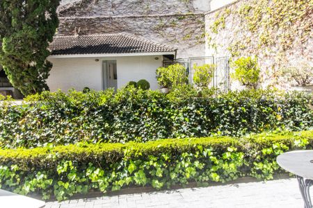 Casa de condomínio à venda com 485m², 3 quartos e 6 vagasVista da Sala