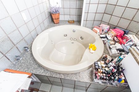 Casa de condomínio à venda com 485m², 3 quartos e 6 vagasBanheiro da Suíte 2