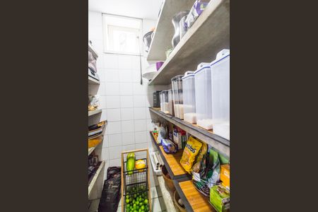 Casa de condomínio à venda com 485m², 3 quartos e 6 vagasDespensa