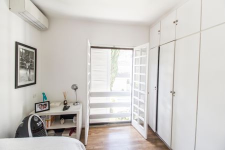 Casa de condomínio à venda com 485m², 3 quartos e 6 vagasSuíte 3