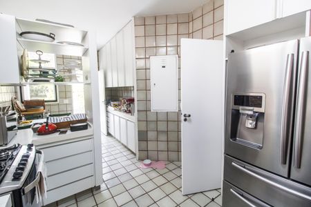 Casa de condomínio à venda com 485m², 3 quartos e 6 vagasCozinha