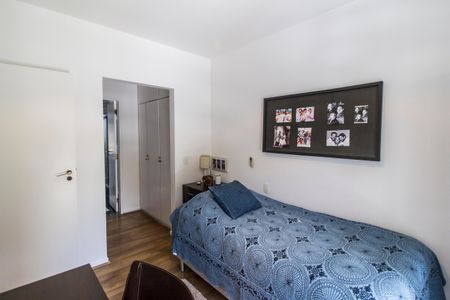 Casa de condomínio à venda com 485m², 3 quartos e 6 vagasSuíte 1