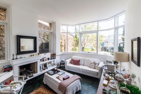 Casa de condomínio à venda com 485m², 3 quartos e 6 vagasSala