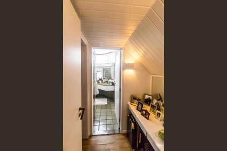 Casa de condomínio à venda com 485m², 3 quartos e 6 vagasCloset da suíte