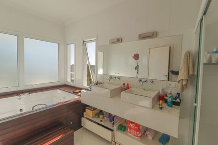 Casa de condomínio à venda com 6000m², 7 quartos e 4 vagasBanheiro da Suíte