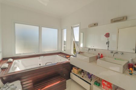 Casa de condomínio à venda com 6000m², 7 quartos e 4 vagasBanheiro da Suíte