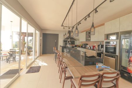 Casa de condomínio à venda com 6000m², 7 quartos e 4 vagasCozinha e Área de Serviço