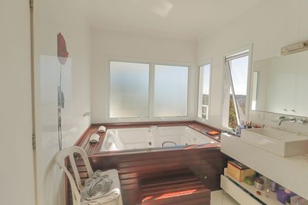 Casa de condomínio à venda com 6000m², 7 quartos e 4 vagasBanheiro da Suíte