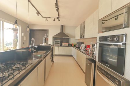 Casa de condomínio à venda com 6000m², 7 quartos e 4 vagasCozinha e Área de Serviço