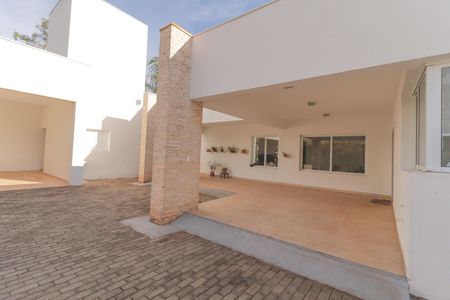 Casa de condomínio à venda com 6000m², 7 quartos e 4 vagasQuintal