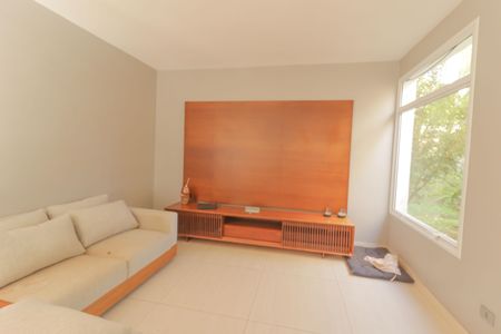 Casa de condomínio à venda com 6000m², 7 quartos e 4 vagasSala