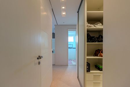 Apartamento à venda com 200m², 4 quartos e 4 vagasSuíte 1