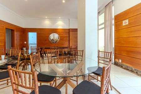 Apartamento à venda com 200m², 4 quartos e 4 vagasÁrea comum - Salão de festas