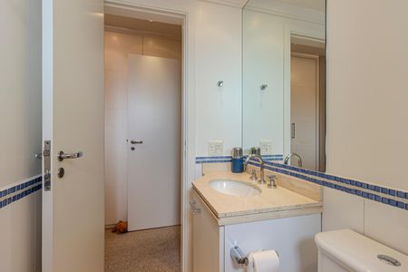 Apartamento à venda com 200m², 4 quartos e 4 vagasBanheiro da Suíte 3