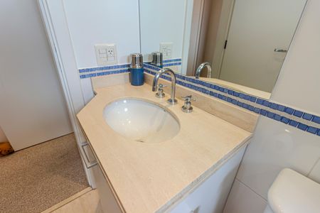 Apartamento à venda com 200m², 4 quartos e 4 vagasBanheiro da Suíte 3