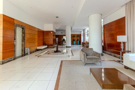 Apartamento à venda com 200m², 4 quartos e 4 vagasHall social