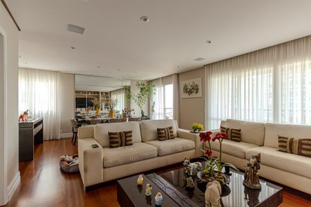 Apartamento à venda com 200m², 4 quartos e 4 vagasSala