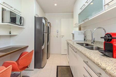 Apartamento à venda com 200m², 4 quartos e 4 vagasCozinha
