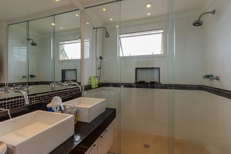 Apartamento à venda com 200m², 4 quartos e 4 vagasBanheiro da Suíte 1