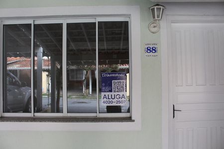 Casa de condomínio para alugar com 70m², 2 quartos e 2 vagasFachada