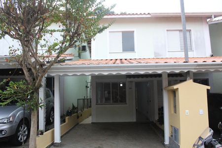 Casa de condomínio para alugar com 70m², 2 quartos e 2 vagasFachada