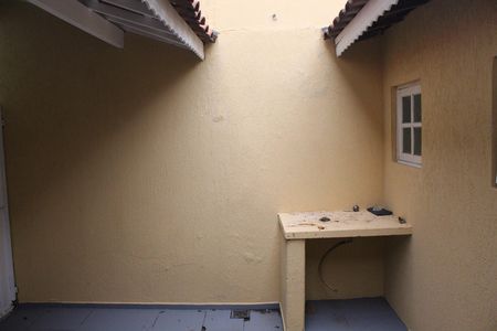 Casa de condomínio para alugar com 70m², 2 quartos e 2 vagasQuintal