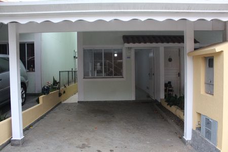Casa de condomínio para alugar com 70m², 2 quartos e 2 vagasFachada