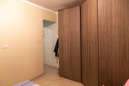 Casa à venda com 220m², 4 quartos e 3 vagas Casa à venda com 220m², 4 quartos e 3 vagasQuarto 4