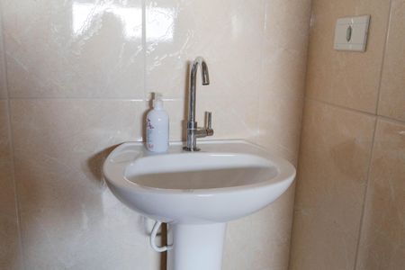 Casa à venda com 220m², 4 quartos e 3 vagas Casa à venda com 220m², 4 quartos e 3 vagasBanheiro de Serviço