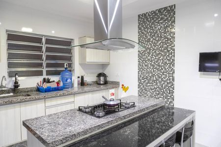 Casa à venda com 220m², 4 quartos e 3 vagas Casa à venda com 220m², 4 quartos e 3 vagasCozinha