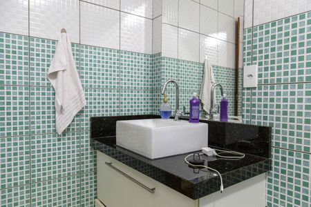 Casa à venda com 220m², 4 quartos e 3 vagas Casa à venda com 220m², 4 quartos e 3 vagasBanheiro do Quarto 2