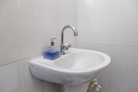 Casa à venda com 220m², 4 quartos e 3 vagas Casa à venda com 220m², 4 quartos e 3 vagasBanheiro Social