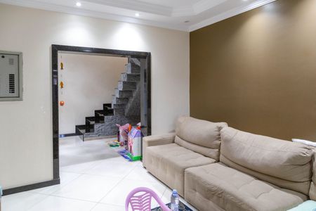 Casa à venda com 220m², 4 quartos e 3 vagas Casa à venda com 220m², 4 quartos e 3 vagasSala