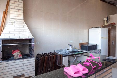 Casa à venda com 220m², 4 quartos e 3 vagas Casa à venda com 220m², 4 quartos e 3 vagasÁrea comum