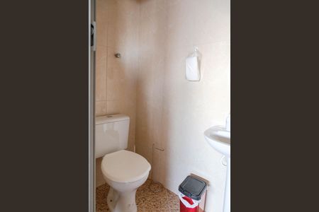 Casa à venda com 220m², 4 quartos e 3 vagas Casa à venda com 220m², 4 quartos e 3 vagasBanheiro de Serviço