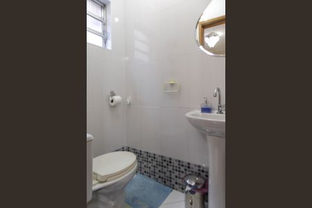 Casa à venda com 220m², 4 quartos e 3 vagas Casa à venda com 220m², 4 quartos e 3 vagasBanheiro Social