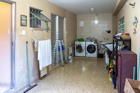 Casa à venda com 220m², 4 quartos e 3 vagas Casa à venda com 220m², 4 quartos e 3 vagasÁrea de Serviço