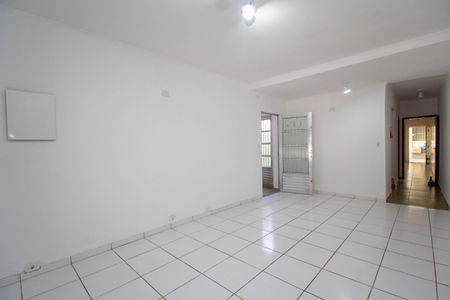 Casa à venda com 157m², 3 quartos e 2 vagas Casa à venda com 157m², 3 quartos e 2 vagasSala