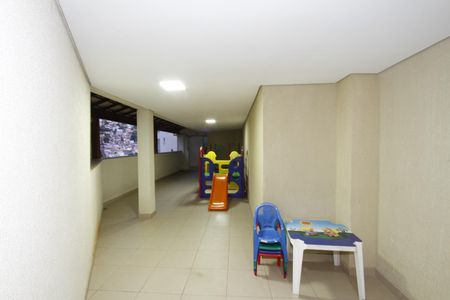 Apartamento para alugar com 124m², 2 quartos e 2 vagasÁrea comum - Playground