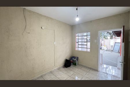 Casa para alugar com 70m², 3 quartos e 1 vaga Casa para alugar com 70m², 3 quartos e 1 vagaSala