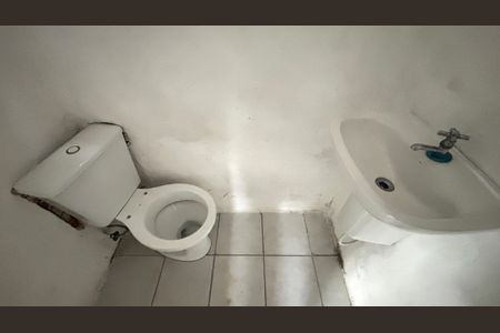 Casa para alugar com 70m², 3 quartos e 1 vaga Casa para alugar com 70m², 3 quartos e 1 vagaBanheiro