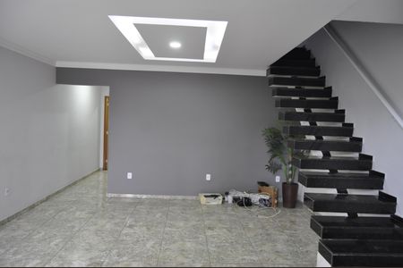 Casa de condomínio à venda com 194m², 3 quartos e 1 vagaSala