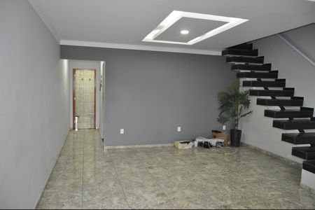 Casa de condomínio à venda com 194m², 3 quartos e 1 vagaSala