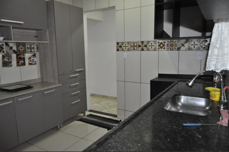 Casa de condomínio à venda com 194m², 3 quartos e 1 vagaCozinha