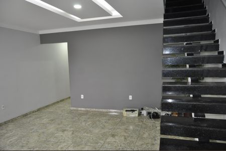 Casa de condomínio à venda com 194m², 3 quartos e 1 vagaSala