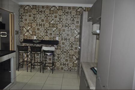 Casa de condomínio à venda com 194m², 3 quartos e 1 vagaCozinha