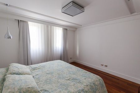 Casa à venda com 470m², 4 quartos e 5 vagasSuíte 3