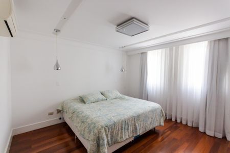 Casa à venda com 470m², 4 quartos e 5 vagasSuíte 3